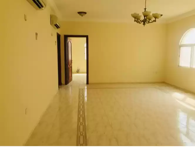 Wohn Klaar eigendom 5 Schlafzimmer S/F Villa in Verbindung  zu vermieten in Al Sadd , Doha #7791 - 1  image 